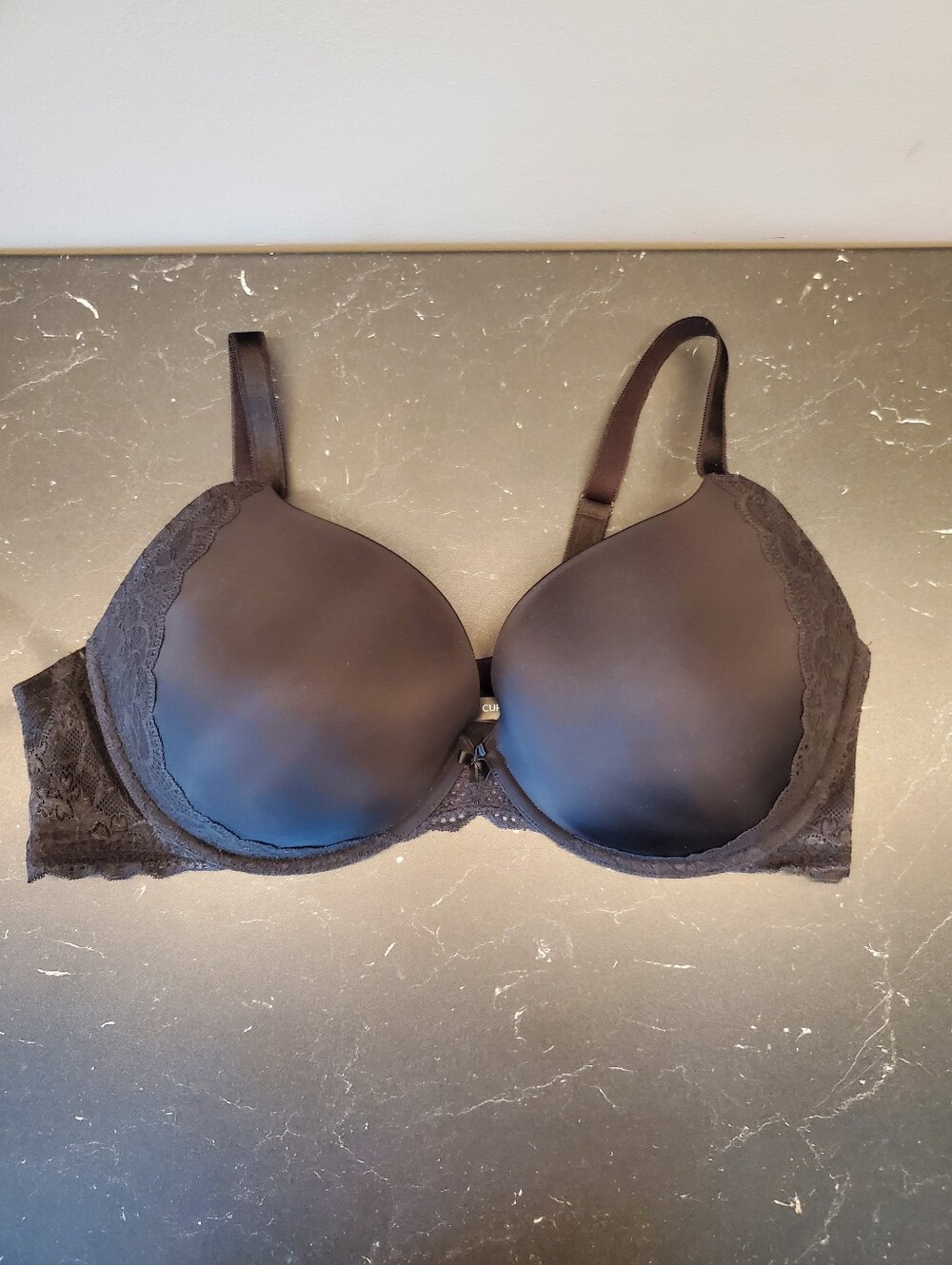 LIKE NEW! Torrid Curve Push-Up Plunge Bra 46DD Black Lace Trim With Underwire.